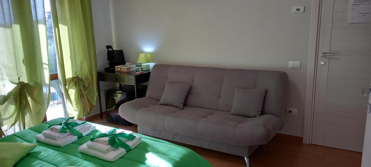 B&B Le Bacette คาปราโรลา ภายนอก รูปภาพ